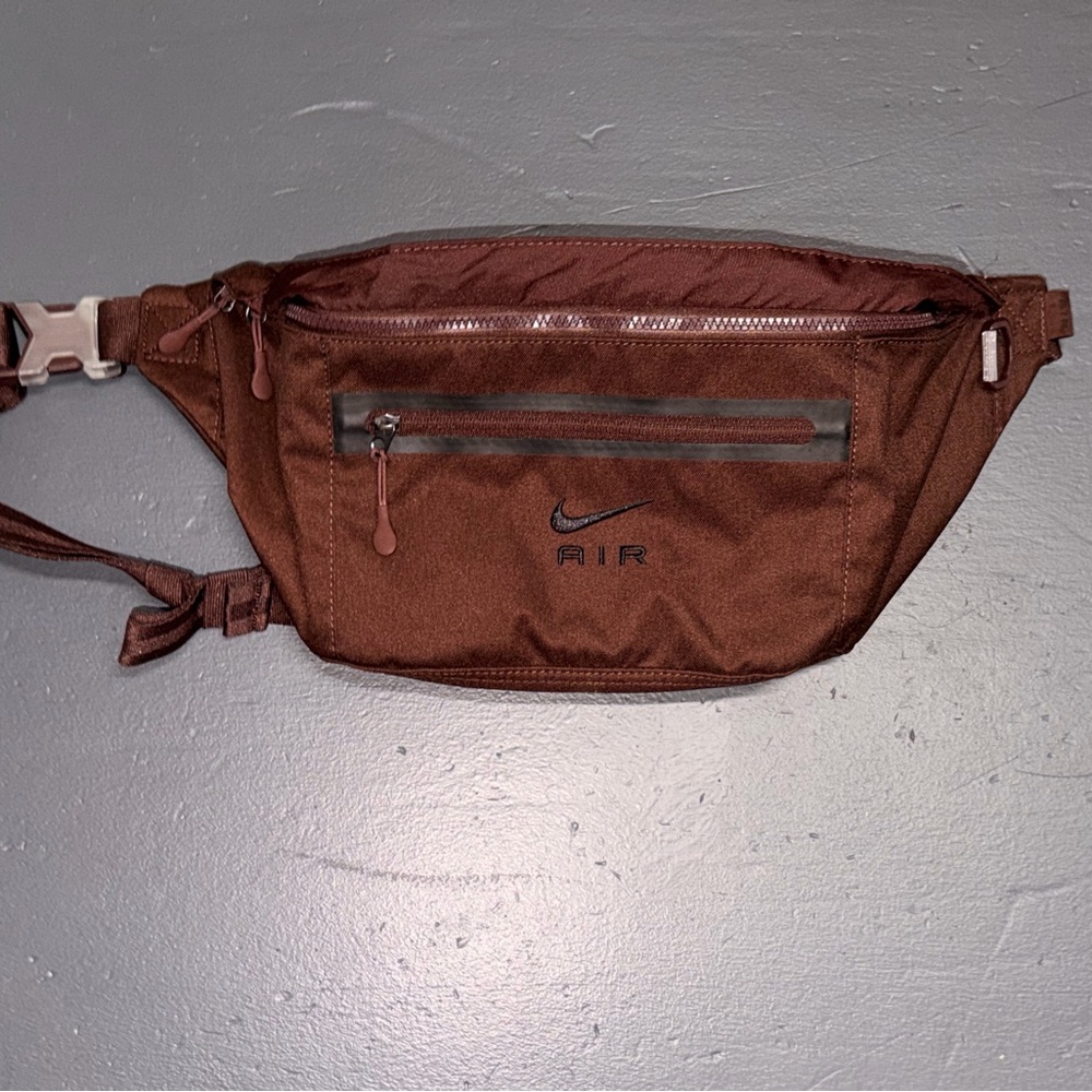 NIKE TECH ELEMENTAL WAISTBAG / FANNYPACK BURGUNDY